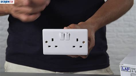 screwfix electric plug sockets